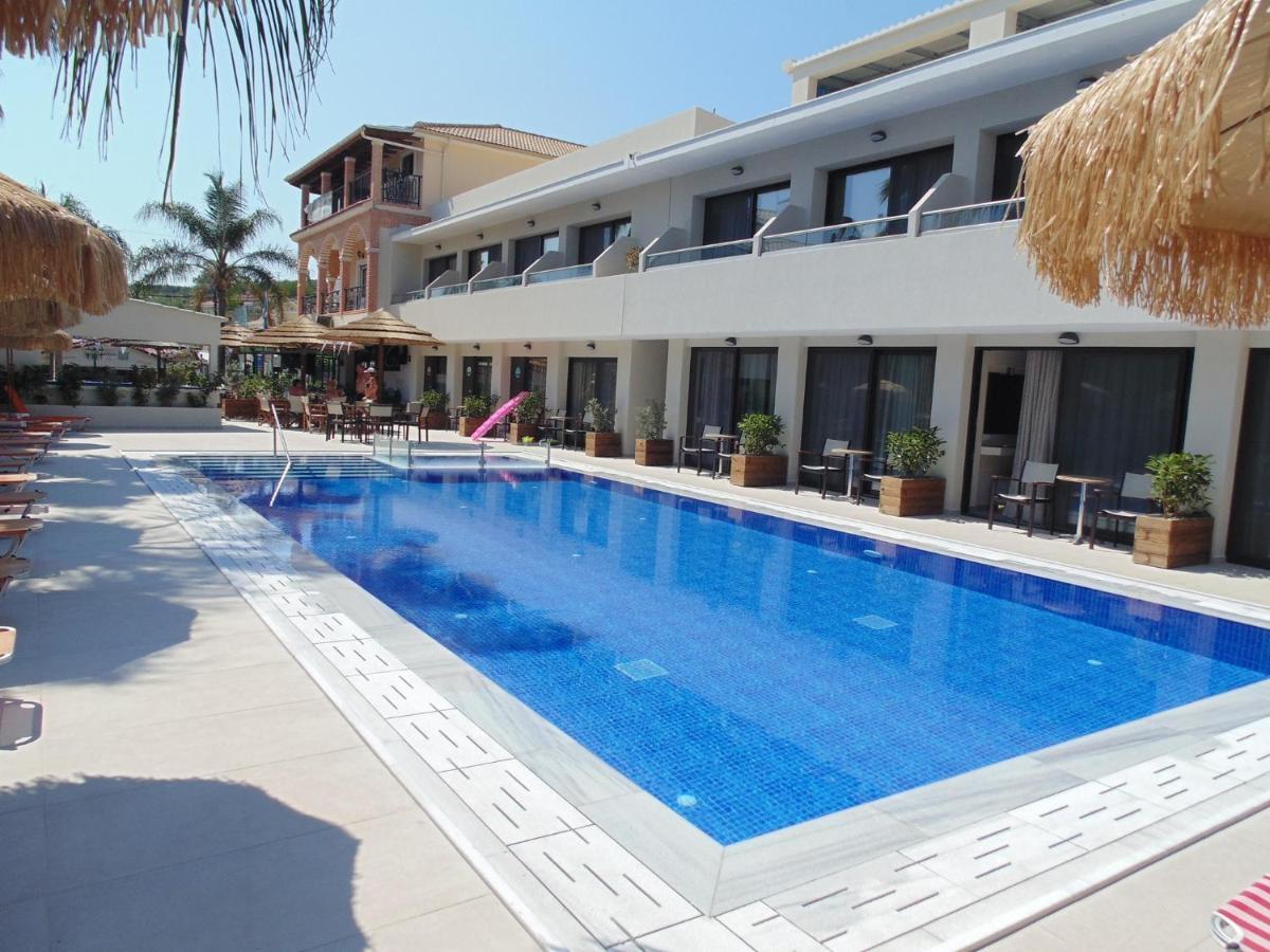 Paradise Bar Apartments Plános Eksteriør bilde