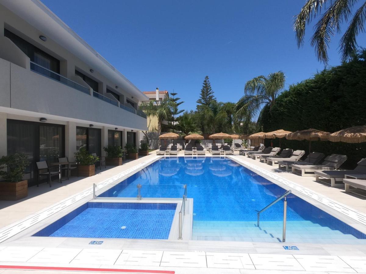Paradise Bar Apartments Plános Eksteriør bilde